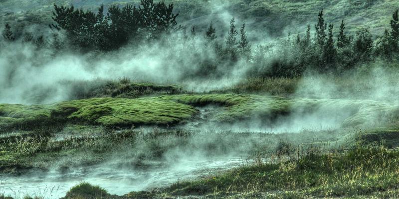 从街头到T台：嘻哈时尚的演变史与说唱文化的音乐分享革命