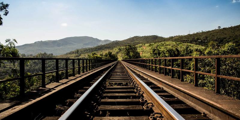 嘻哈专辑封面设计的视觉语言：从街头涂鸦到数字美学的演变 | 音乐分享与嘻哈资讯