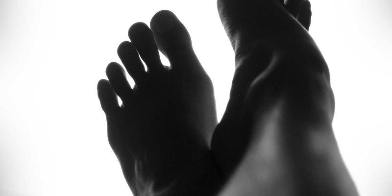 嘻哈时尚编年史：从街头oversized到高端联名的文化符号演变 | 深度嘻哈资讯